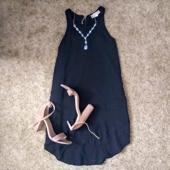 Pink Republic Dresses & Skirts - 🌻 3/20 Perfect Black Dress w/ Pockets!!